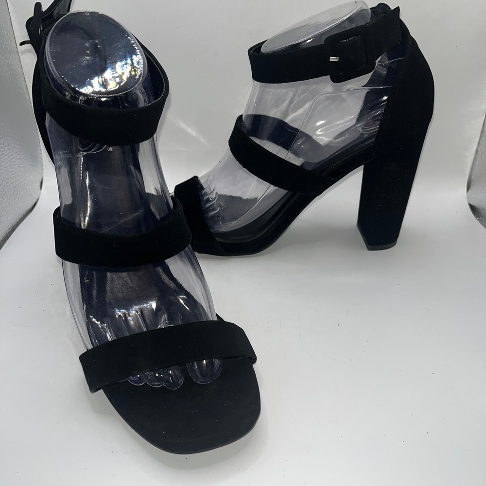 Heart in D‎ 8.5M Chunky Heel 90s Grunge Gothic Chic Dark Romantic Edgy Rocker
